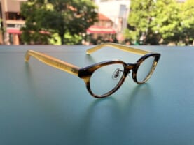 金子眼鏡セルロイドシリーズから、ぽってりした生地感と小さめサイズが可愛い新作入荷！クリーニングクロスに新色追加も！ | CREARE
