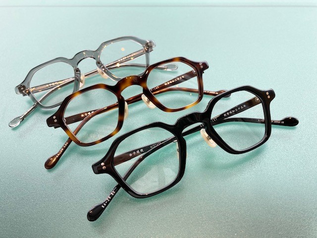 金子眼鏡アセテートシリーズから新作が２型入荷です！ | CREARE 